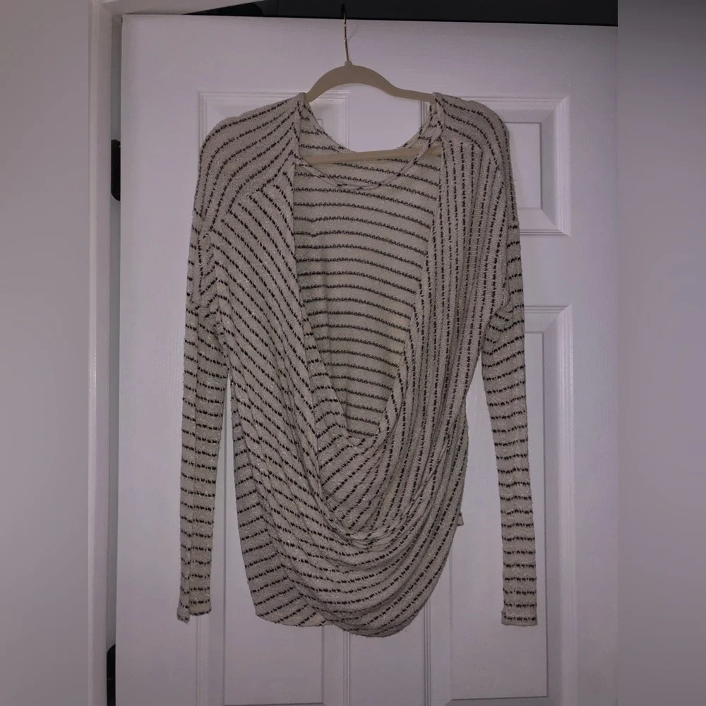 FP sweater - Picture 2 of 3
